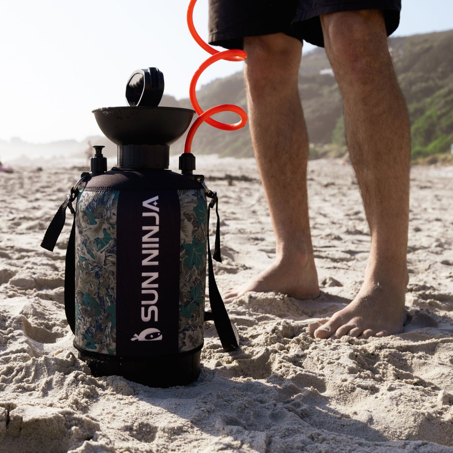 portable-shower-1-3-gallon-y1 8_0011_Portable_shower_1.3gal_camo_7.jpg