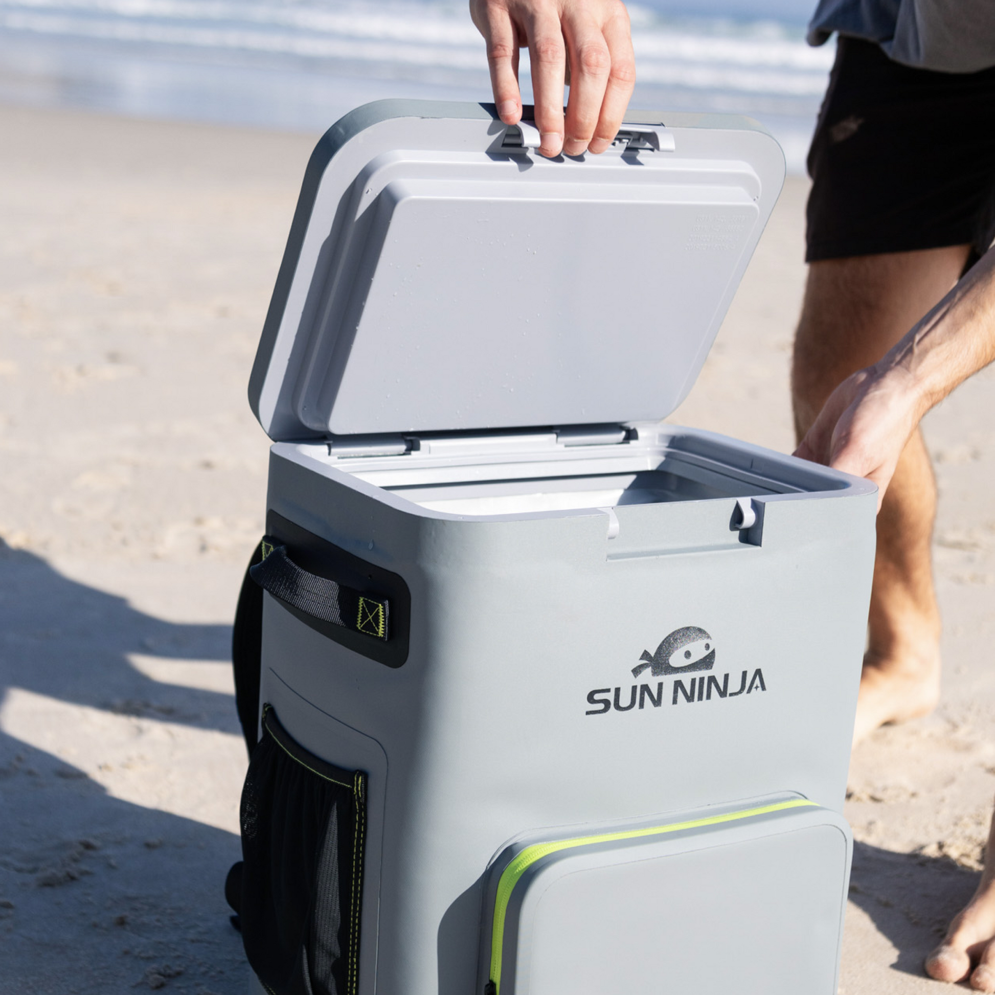 backpack-cooler-o2 Backpack_cooler_grey_9.png