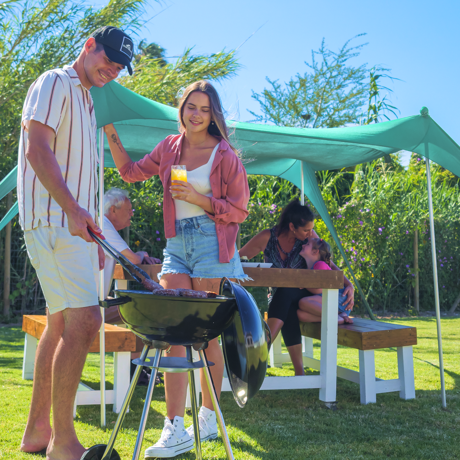 sun-ninja-beach-tents-h2 Sun-Ninja_4_person_tent_green_5.png