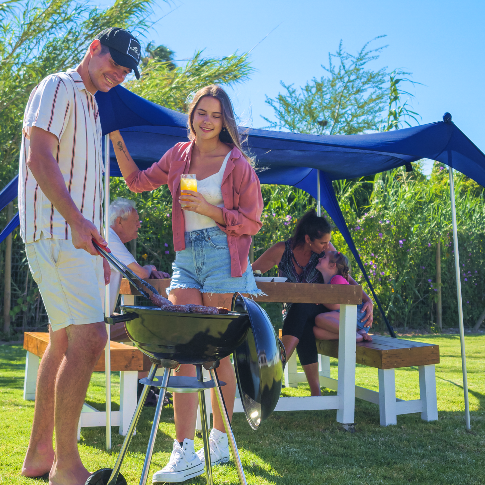 sun-ninja-beach-tents-h2 Sun-Ninja_4_person_tent_navy_7.png