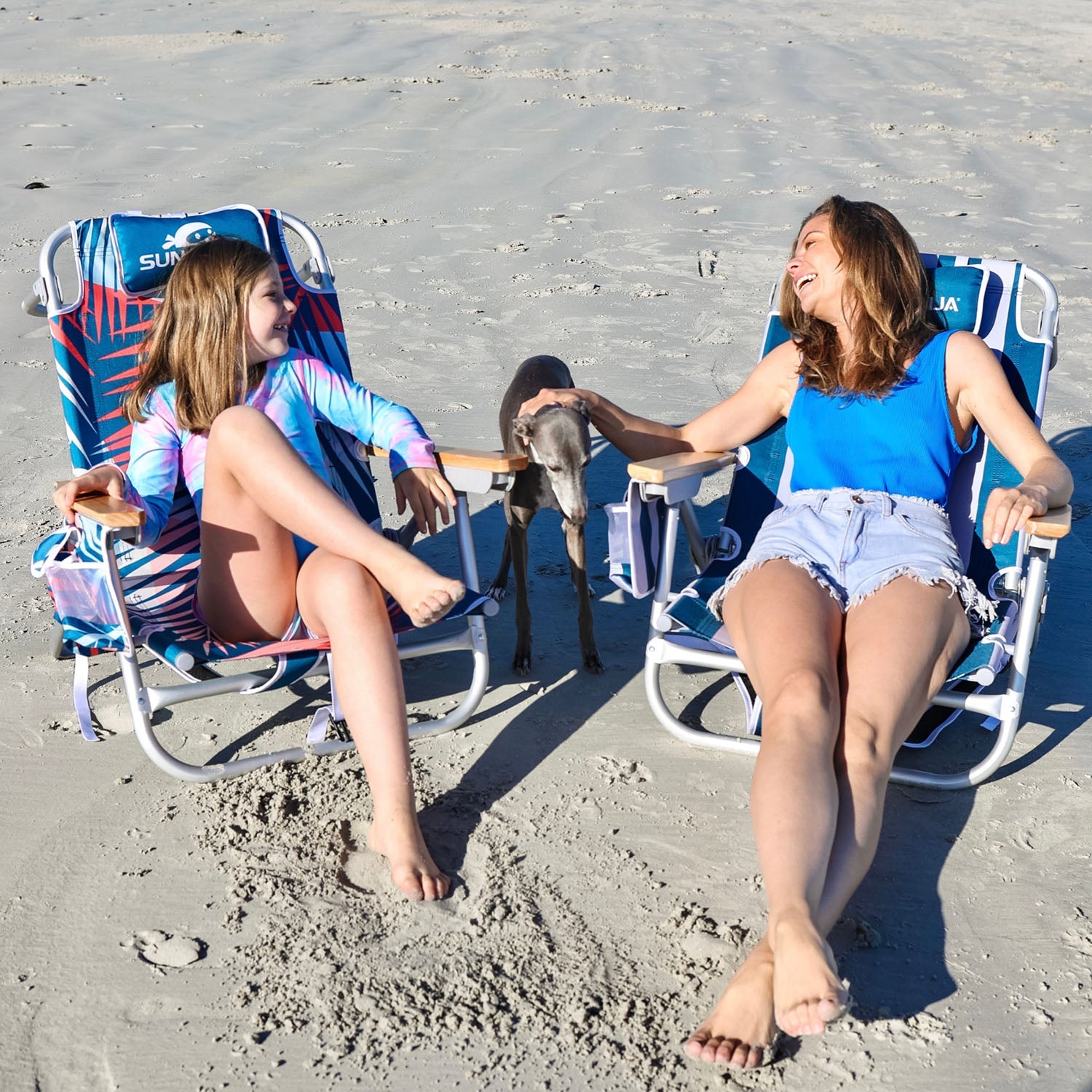 beach-chair-1-pc-d1 Sun-Ninja_Beach_Chair_Flamingos_0_0017_Sun-Ninja_Beach_Chair_Navy_Palm_Leaves_9.jpg